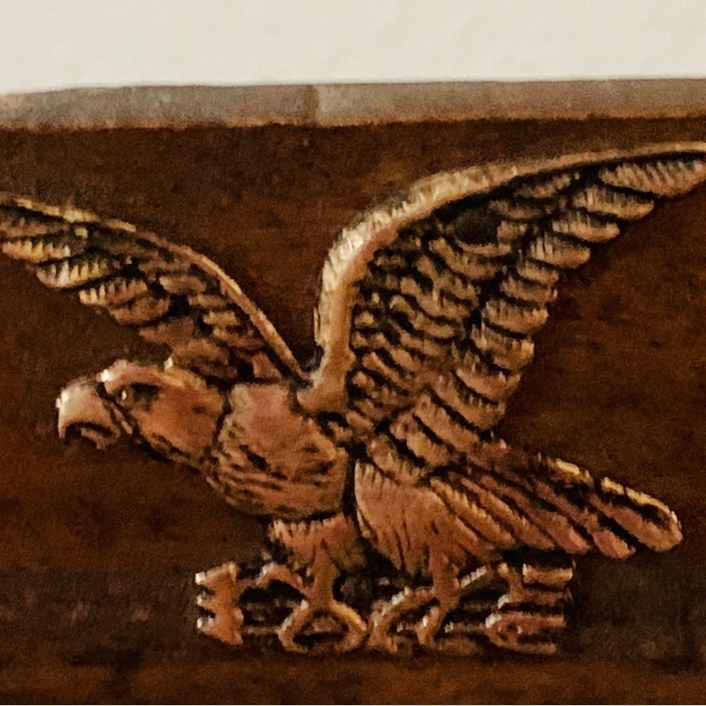 Wall wooden shelf with metal eagle - Picture 8 of 12